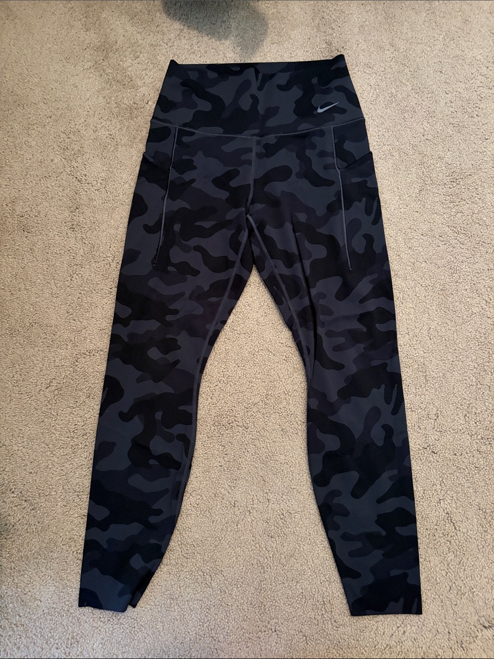 Women’s Nike Black & Dark Gray Camo High-Rise 7/8th Leggings